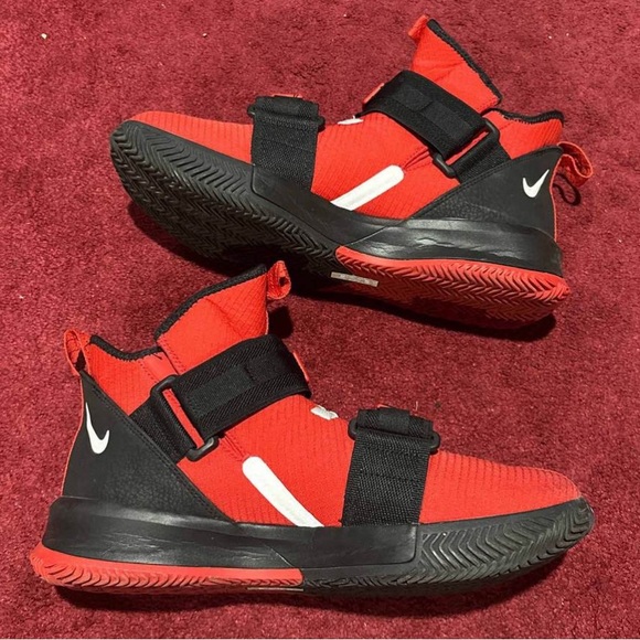 Lebron soldier 13 university red/black - Picture 2 of 6